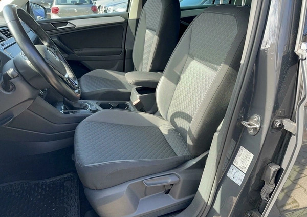 Volkswagen Tiguan cena 85900 przebieg: 121345, rok produkcji 2018 z Zaklików małe 232